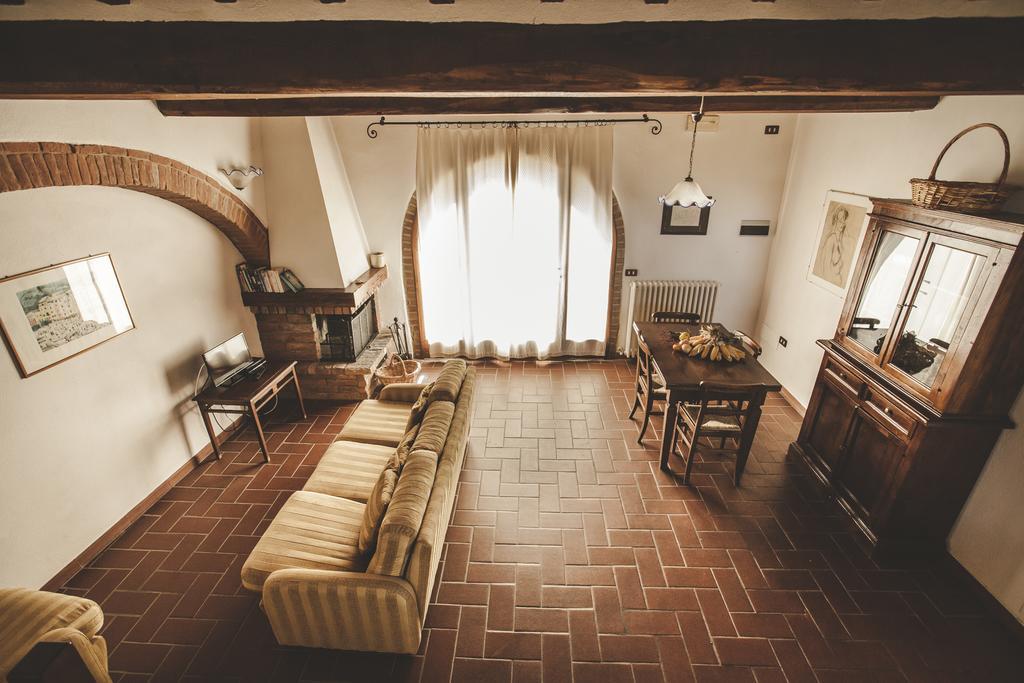 Agriturismo Zampugna Montefollonico Buitenkant foto